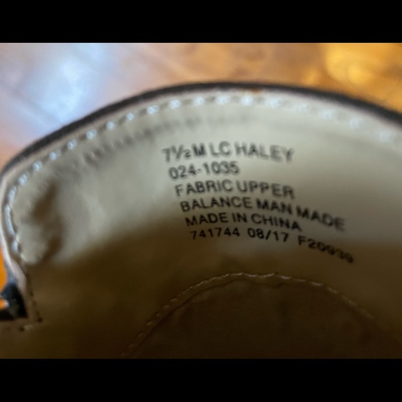 Liz Claiborne Slide - Picture 2 of 4